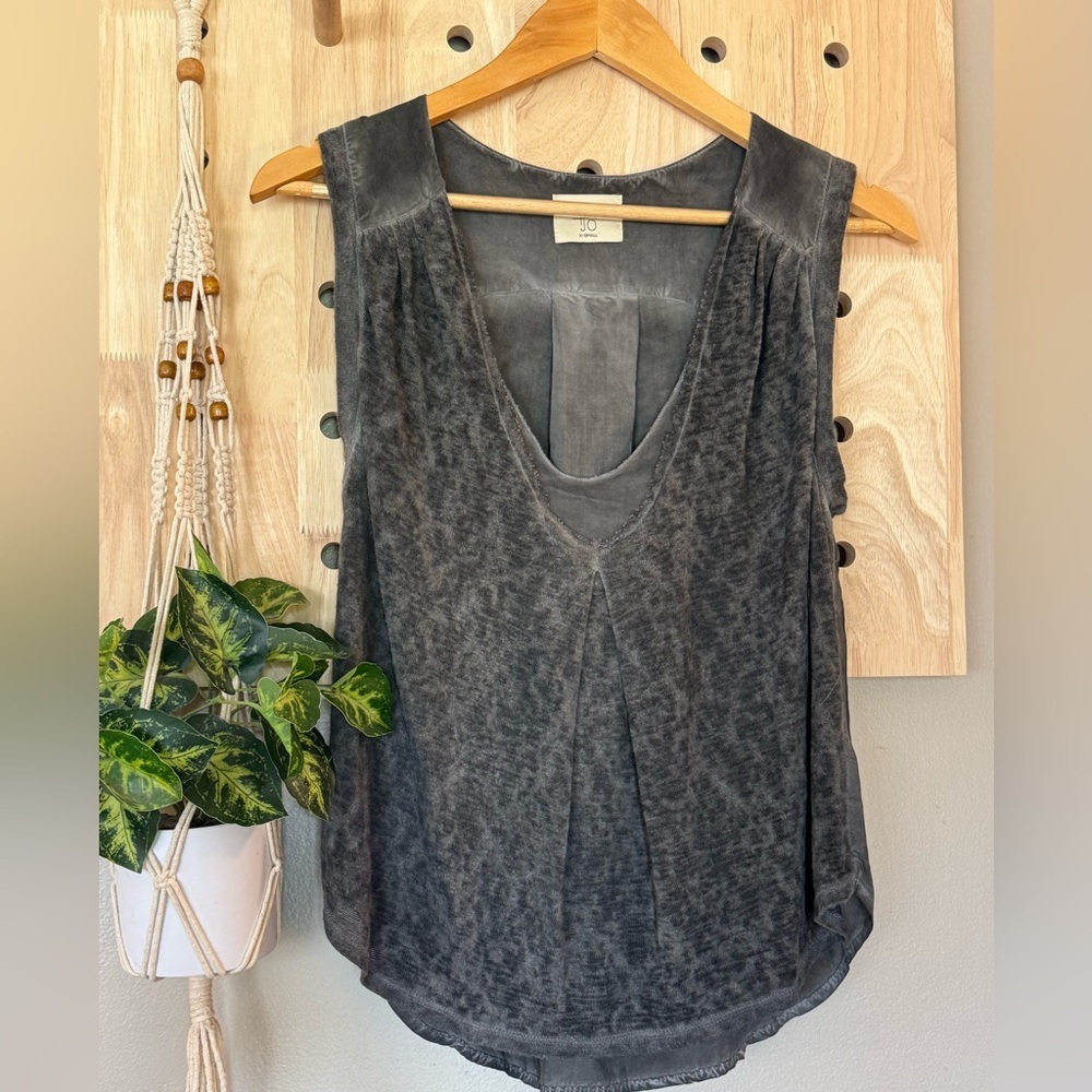 Anthropologie Tina Jo Women's Gray Sleeveless Top